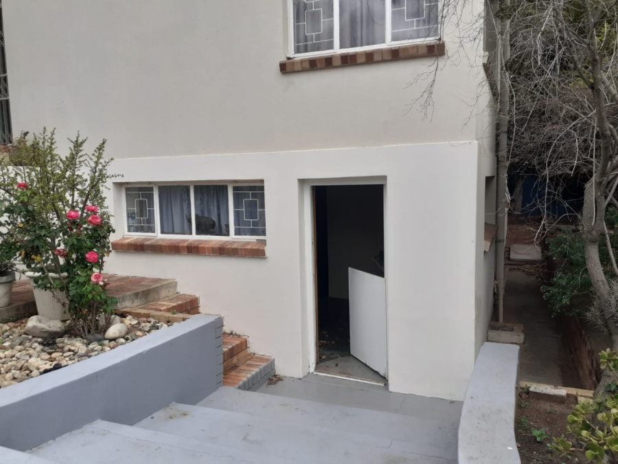 5 Bedroom Property for Sale in Despatch Central Eastern Cape